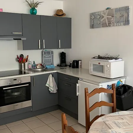 F2 A Fort-mahon-plage, Proche Mer, 1er Etage, Garage Prive, A Deux Pas Des Commerces - Fr-1-482-136