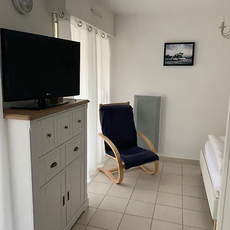F2 A Fort-mahon-plage, Proche Mer, 1er Etage, Garage Prive, A Deux Pas Des Commerces - Fr-1-482-136 Apartment *